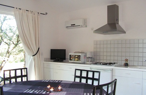 Saint-Andre-de-Roquelongue Cottage | cottage in saint andre de roquelongue, aude, air conditioning, with swimming pool, garden terrace