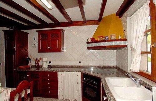 San Juan de Parres Cottage | Cottage Cangas de Onis, near Picos Europa and 10 people. Asturias