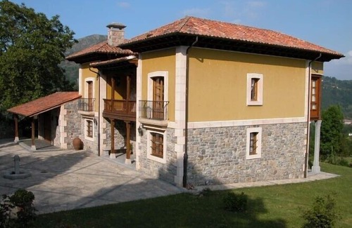 San Juan de Parres Cottage | Cottage Cangas de Onis, near Picos Europa and 10 people. Asturias