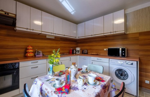 Saint-Cezaire-sur-Siagne Villa | Cottage 'Villa Madeleine' with Private Pool, Wi-Fi and Air Conditioning
