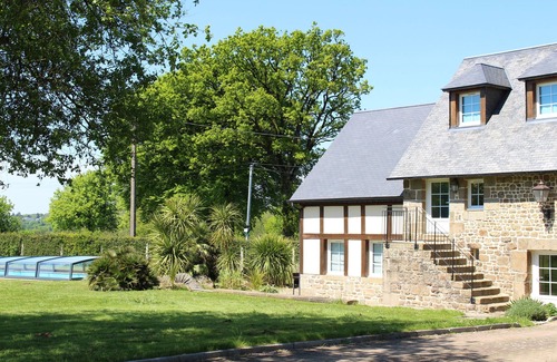 Saint-Michel-de-Montjoie Cottage | Cottage 'La Bergerie' in the Norman bocage (swimming pool and tennis court)