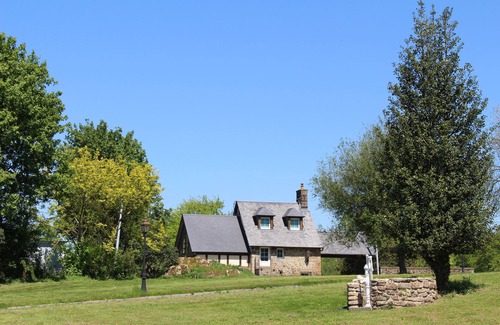 Saint-Michel-de-Montjoie Cottage | Cottage 'La Bergerie' in the Norman bocage (swimming pool and tennis court)