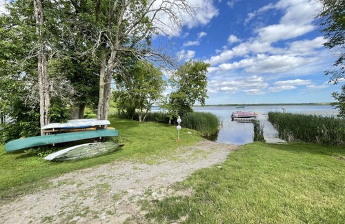 Campbellford House | Cottage #1 - Catch More Resort (Executive House)