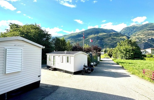 Agarn House | Cottage 1 Ideale 2 Zimmer Unterkunft für 1 -2 Personen Plus Ecksofa für 1 Kind