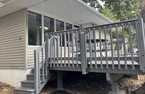 Almo Cabin | Cottage 10 · Lakeview Cottage on Kentucky Lake - Sleeps 4 - Pet Friendly!