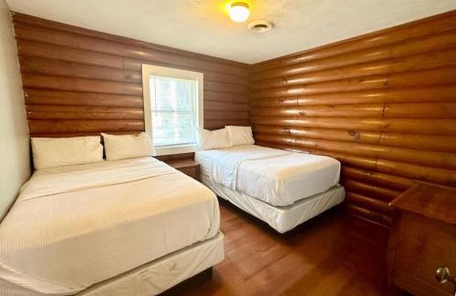 Nancy House | Cottage 10 Lees Ford Marina