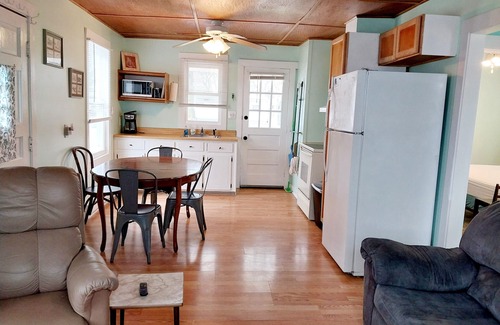 Marblehead House | Cottage 100 Yards from Water