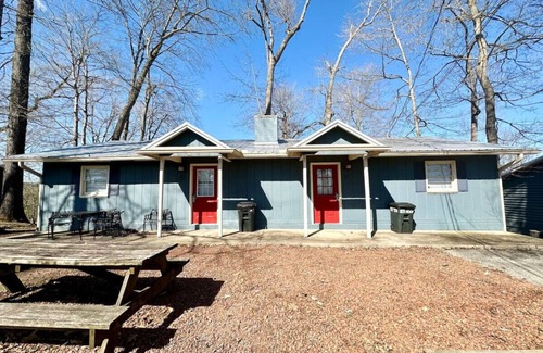 Nancy Cabin | Cottage 12- Lee’s Ford Marina