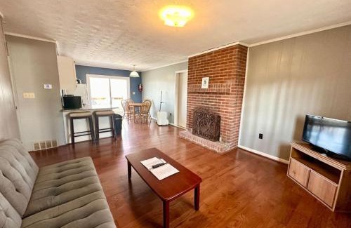 Nancy House | Cottage 15- Lees Ford Marina