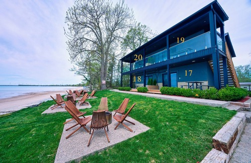 Wainfleet Cottage | Cottage 17: Lower-Level Beachfront Unit in 4-Plex