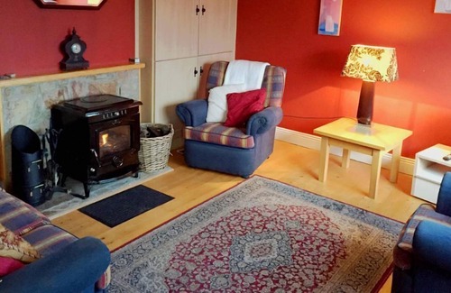 Ballyconneely Cottage | Cottage 188 - Ballyconneely - sleeps 6 guests in 3 bedrooms