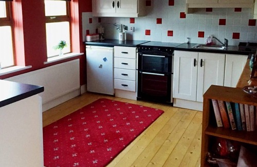 Ballyconneely Cottage | Cottage 188 - Ballyconneely - sleeps 6 guests in 3 bedrooms