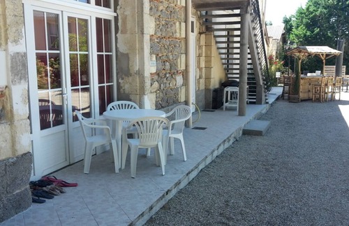 Clairac Apartment | Cottage 2-5 pers in the outbuildings of Château Marith (Pool, restaurant .)