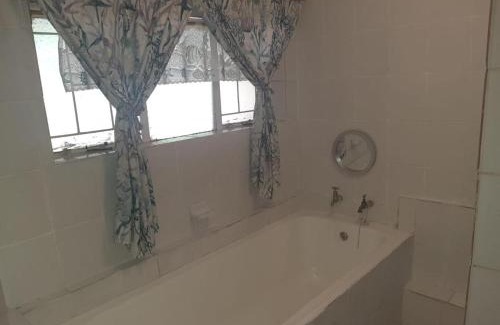 Broederstroom House | Cottage 2 at Cynthias Country