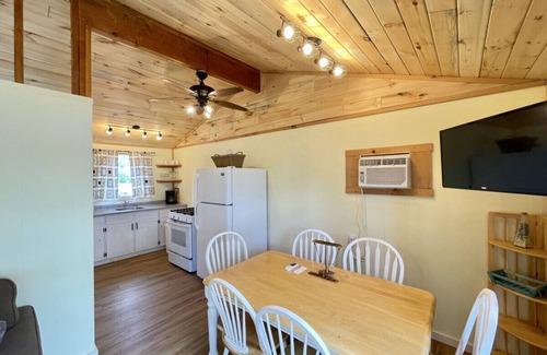 Campbellford Cabin | Cottage 2: Catch More Resort