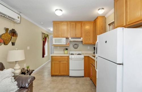 Langston Cabin | Cottage #2 Fisherman's Landing/1-Bed Fishing Cottage w/Covered Boat Shelter"