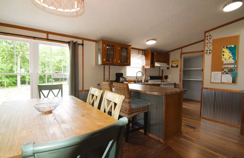 Benton Cottage | Cottage #2 King Creek Resort & Marina remodeled 2023