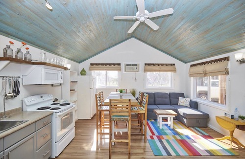 Wainfleet House | Cottage #2 · Lake Haven Beach Resort