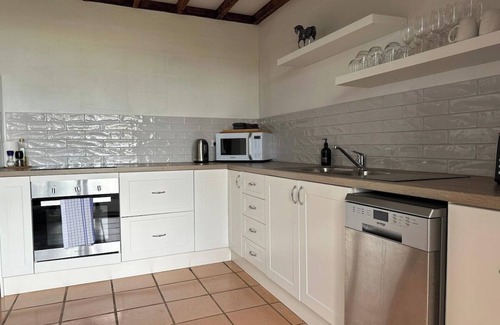 Balmoral Ridge Cottage | COTTAGE 2 · Maleny-Montville Cottages #2, 2 bed + ocean views