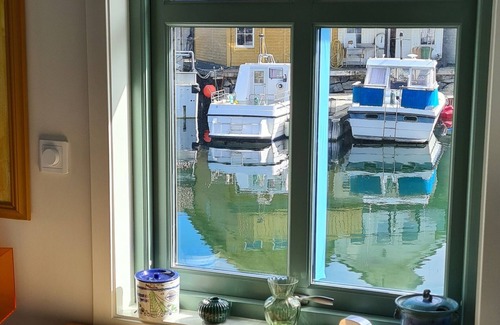 Selbjorn Cottage | Cottage 2 meters from the sea, 2 hours from Bergen in Norway. Unike location