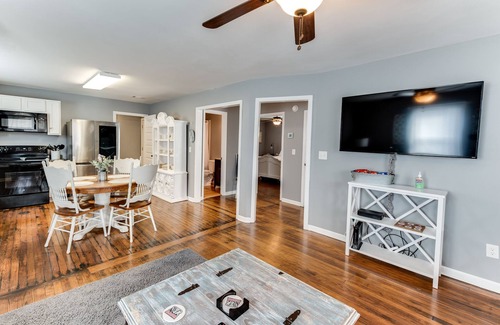 Tuscaloosa House | Cottage 2 miles from University of Alabama Campus