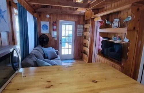 Hampton Cottage | Cottage 200ft From Beach and Boardwalk !