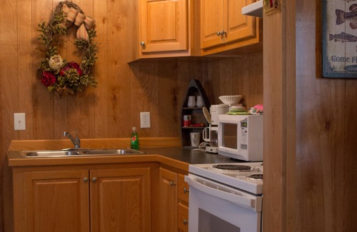 Holladay Cottage | Cottage #21, Kentucky Lake, Camden TN, Great Fishing, Nashville, Memphis.