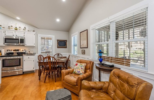 Mentone House | ⁂ Cottage | .25 miles to Brow ⁂