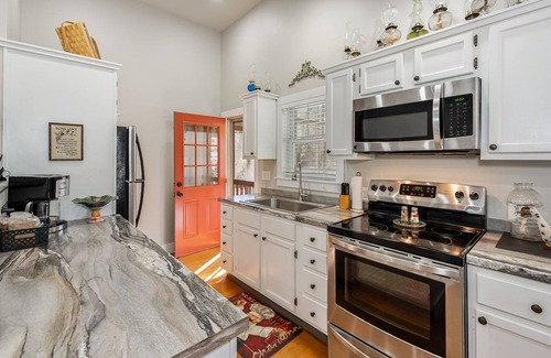 Mentone House | ⁂ Cottage | .25 miles to Brow ⁂