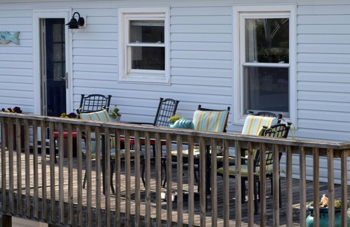 Topsail Beach House | COTTAGE- 3 bedroom, 2 bath, renovated, super clean, across street from beach