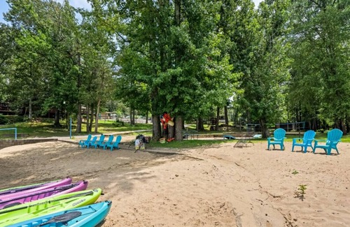Almo Cabin | Cottage 3 · Lakefront Cottage on Kentucky Lake - Sleeps 6 - Pet Friendly!