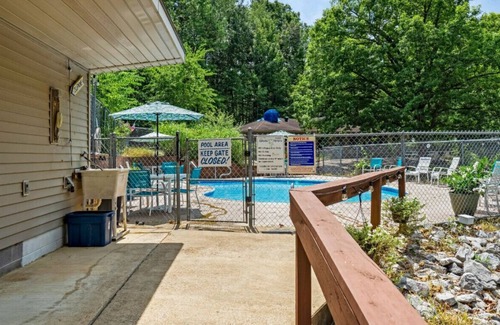 Almo Cabin | Cottage 3 · Lakefront Cottage on Kentucky Lake - Sleeps 6 - Pet Friendly!