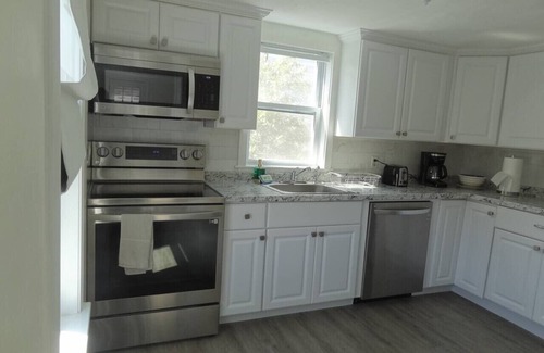 Hyannis Cottage | Cottage | 3 Min Walk to the Beach