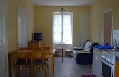 Arlet Cottage | Cottage 4/5 people in Arlet "in a green setting"