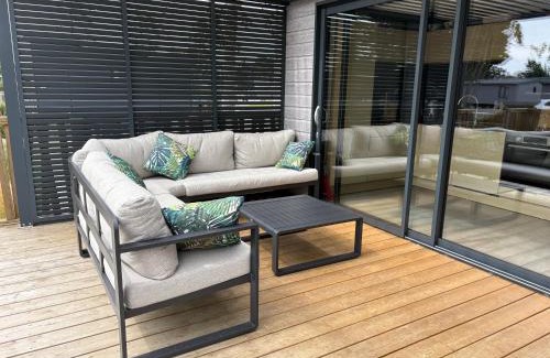 Jullouville-les-Pins Ski Chalet | Cottage 4-6 pers-piscine chauffée-150m plage