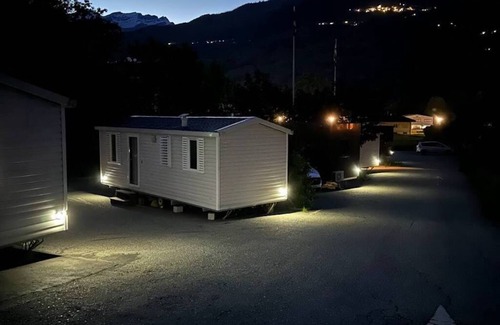 Leuk House | Cottage 4 Ideales 2 Zimmer Mobilhome für 3 Erwachsene +1 Kind auf Ecksofabett