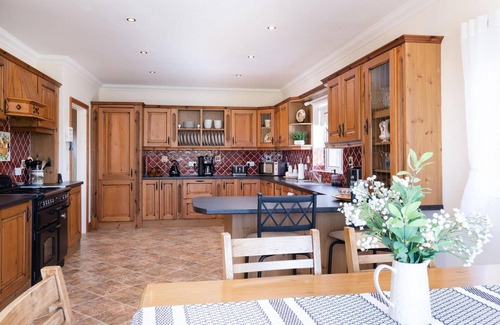 Carna Cottage | Cottage 419 - Carna - sleeps 8 guests in 4 bedrooms
