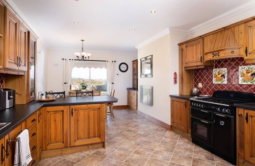 Carna Cottage | Cottage 419 - Carna - sleeps 8 guests in 4 bedrooms