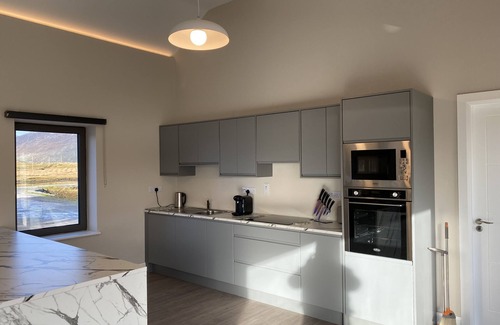 Connemara Cottage | Cottage 421 - Letterfrack - sleeps 4 guests in 2 bedrooms