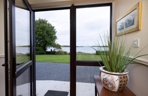 Oughterard Cottage | Cottage 431 - Oughterard - sleeps 6 guests in 4 bedrooms