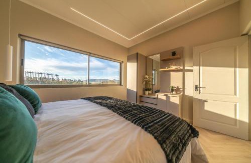 Simondium Ski Chalet | Cottage 5 - Leo Sky Farm