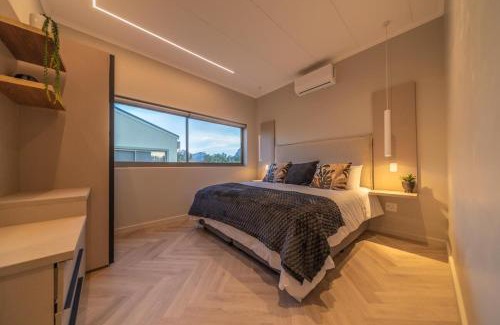 Simondium Ski Chalet | Cottage 5 - Leo Sky Farm