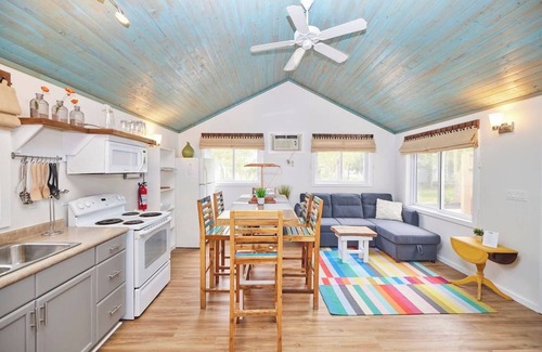 Wainfleet Cottage | Cottage #7 · Lake Haven Beach Resort
