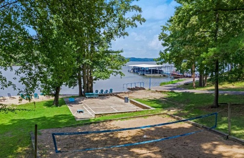 Almo Cabin | Cottage 7 · Lakeview Cottage on Kentucky Lake - Sleeps 4 - Pet Friendly!