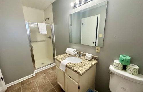 Nancy House | Cottage 7 Lees Ford Marina
