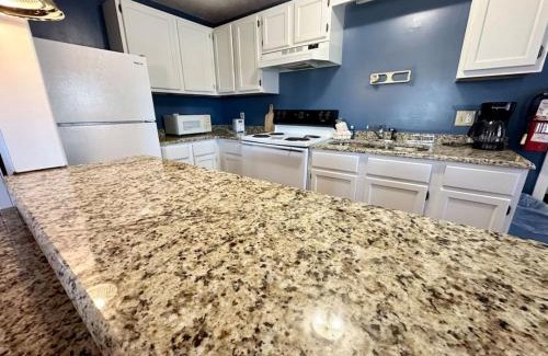 Nancy House | Cottage 7 Lees Ford Marina