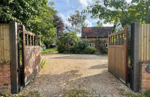 Henley House | Cottage 7 mins from Henley with gated parking