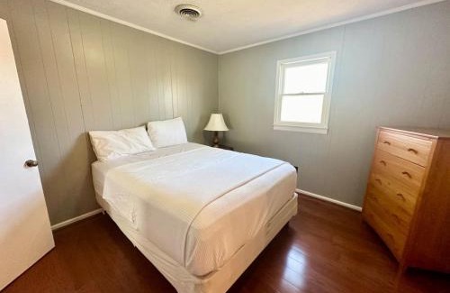 Nancy House | Cottage 8Lees Ford Marina