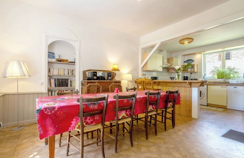 Arzano House | Cottage 'Ancienne Maison De Famille 6-8 Pers' with Private Terrace, Private Garden and Wi-Fi