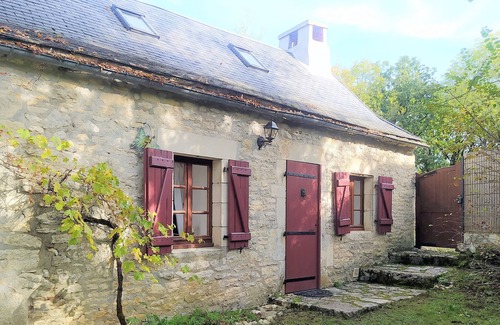 Cuzance Cottage | Cottage and its trailer in a cocoon of greenery (see the video)